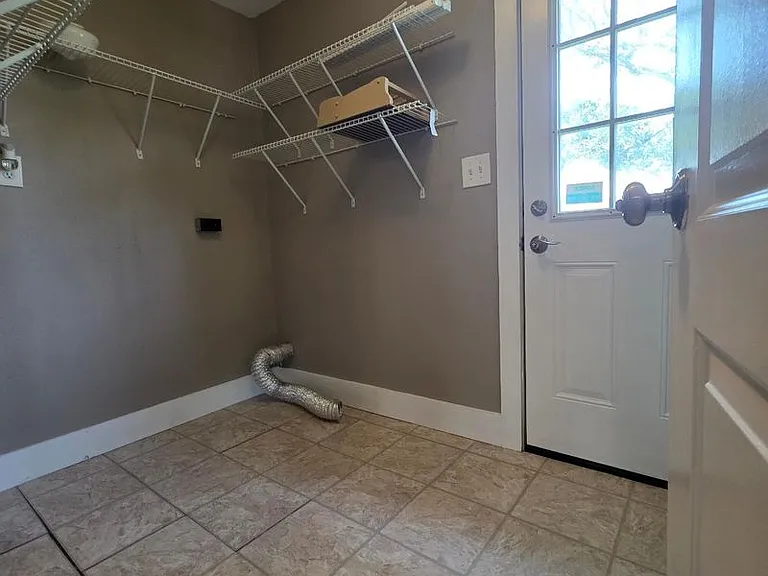 101 Vertrees Ct — Photo 3