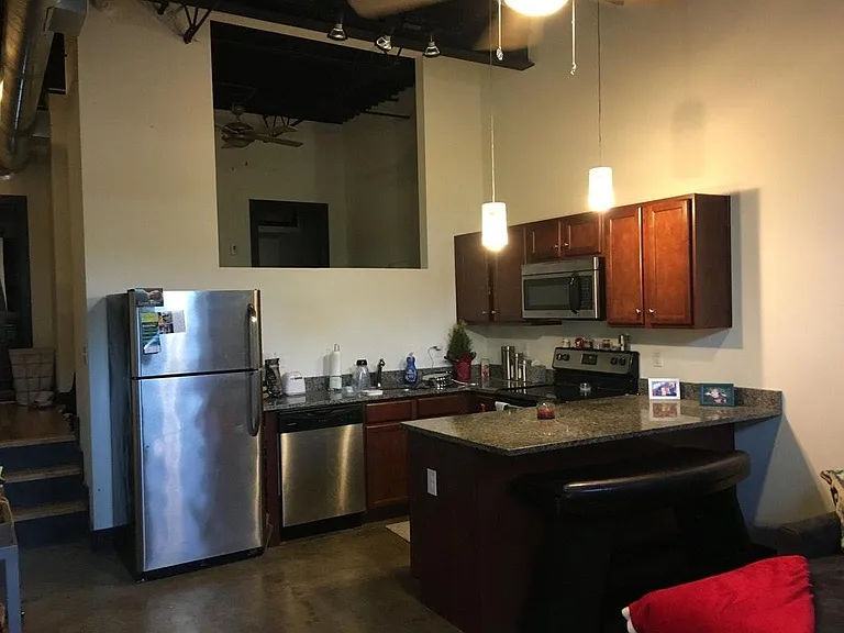 2320 W Main St #3 — Photo 2