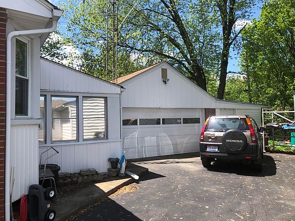 3rd image of 2174 Ormond Ave