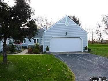 1st image of 375 Yorktown Pl