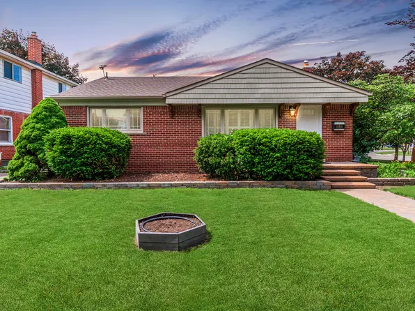 30400 Rush St, Garden City, MI 48135