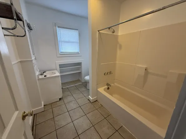 220 Burr Oak St, Kalamazoo, MI 49001