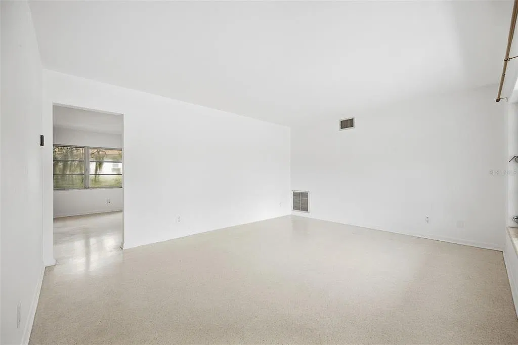 3 bed, 2.0 bath, 1345 sqft, $1,995 — Photo 4