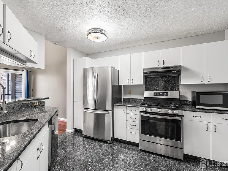 834 Edpas Rd — Photo 10