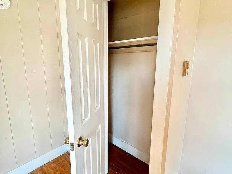 443 Walnut St — Photo 13