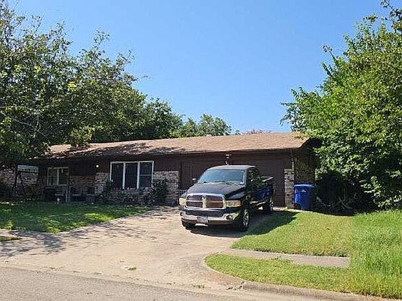 2nd image of 1108 Cummings Ave