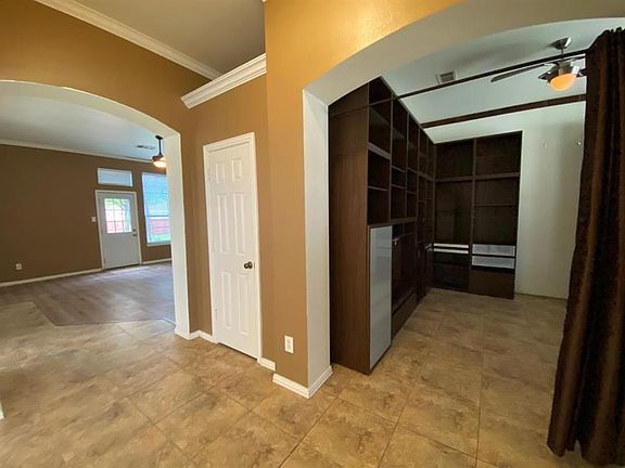 3rd image of 1826 Lake Travis Dr