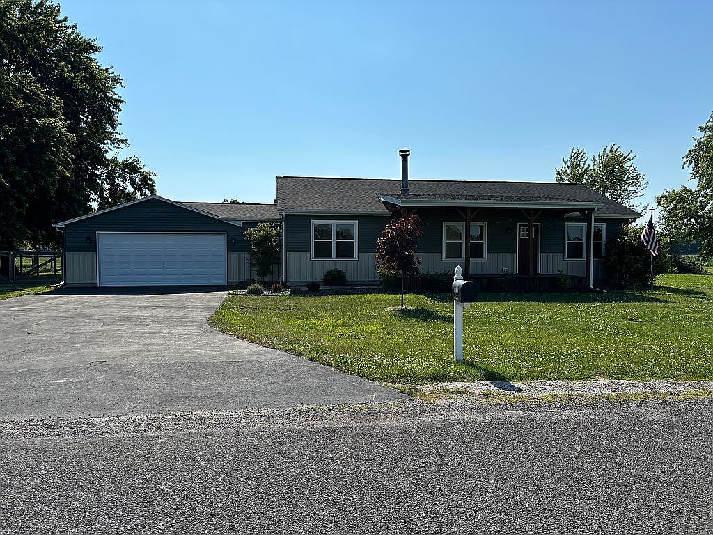 1013 Roosevelt Rd, Taylorville, IL 62568 | Zillow