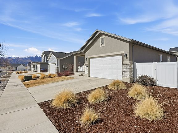 3rd image of 1259 E Kelsey Dr