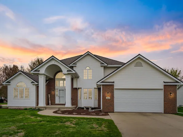 1011 7th St NE, Independence, IA 50644