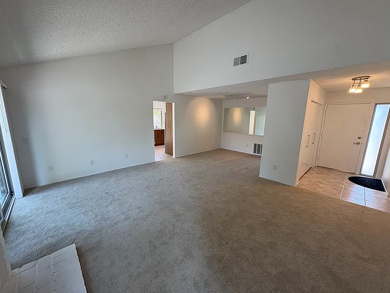 17463 Plaza Dolores — Photo 4
