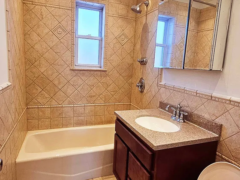 906 Huntington Ave — Photo 7