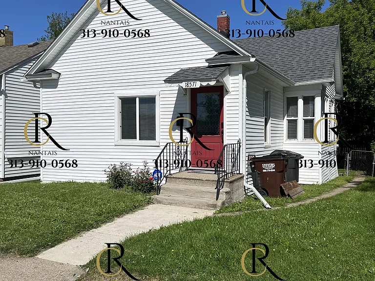 18571 Riverview St — Photo 1