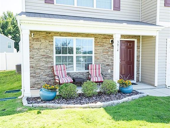 3rd image of 3024 Apple Orchard Pl
