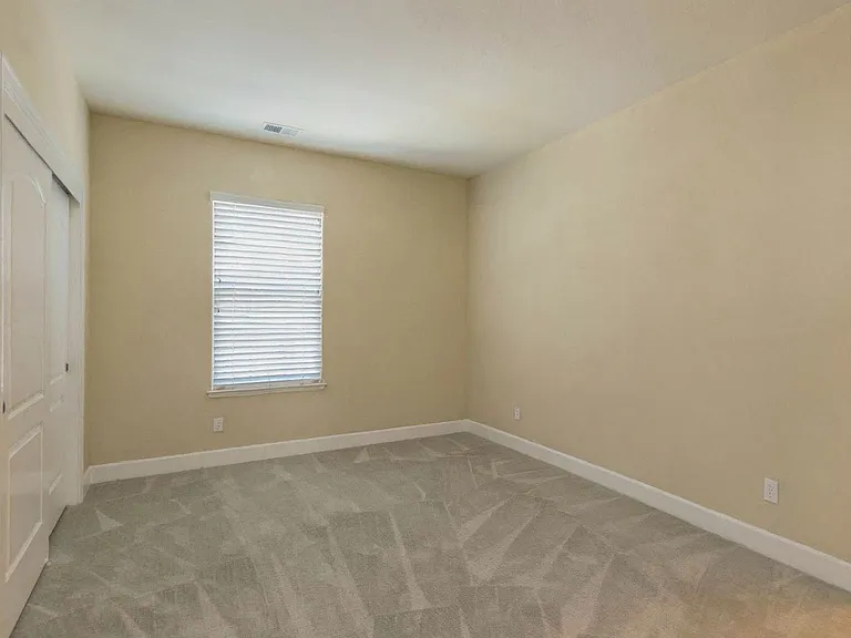 2168 Mornington Ln — Photo 15