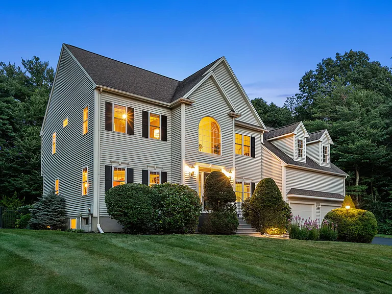 13 Breakneck Hill Rd — Photo 2