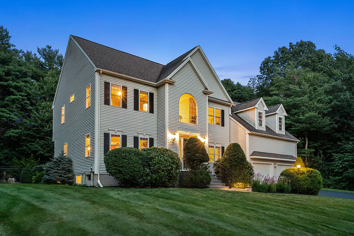Photo 2 of 36 - 13 Breakneck Hill Rd - Hopkinton, MA Building Photo - 13 Breakneck Hill Rd