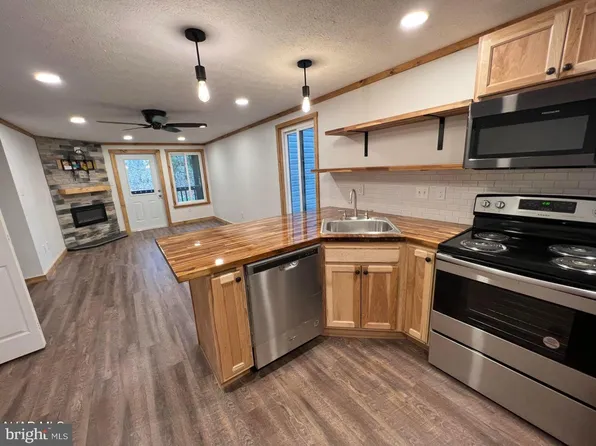 143 E Valley Point Ln #1128, Claysburg, PA 16625