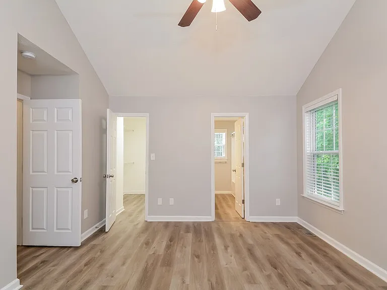 1005 Henchman Ct — Photo 11