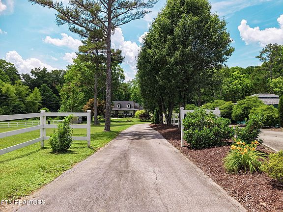 3rd image of 519 Herron Rd
