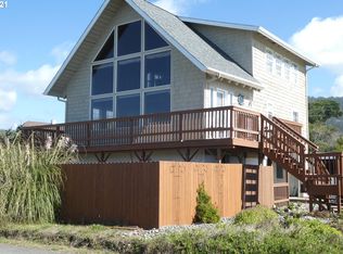 93885 Pebble Pl, Gold Beach, OR 97444