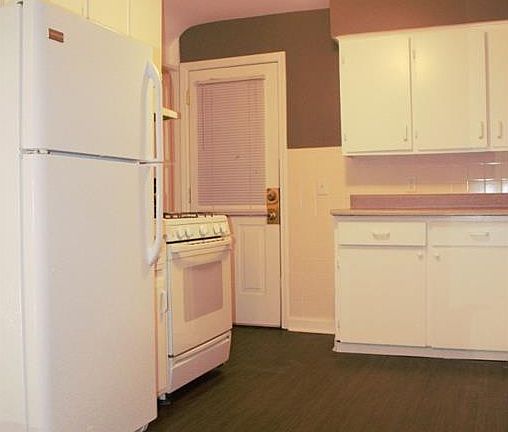4th image of 1686 Oakwood Ave