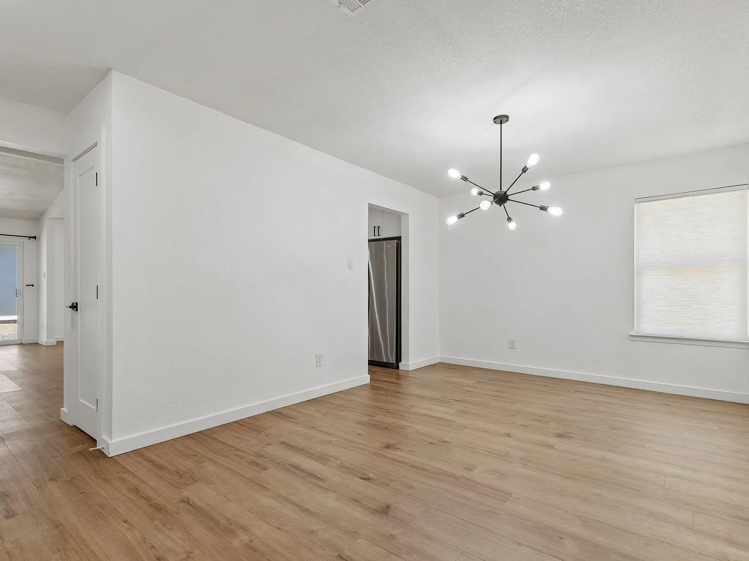 3 bed, 2.0 bath, 1769 sqft, $2,500 — Photo 4