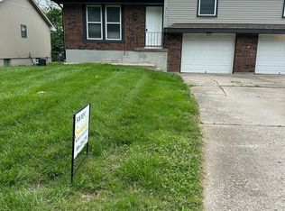 2113 NW 6th Ter, Blue Springs, MO 64014