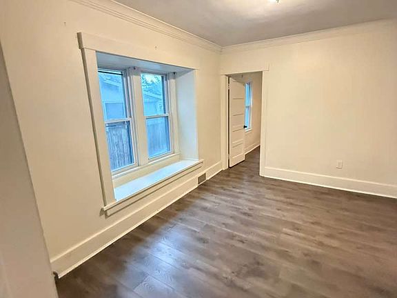4th image of 411 W Elm St #Up