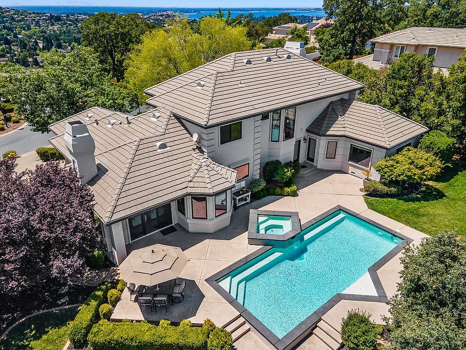 1st image of 5563 Sur Mer Dr