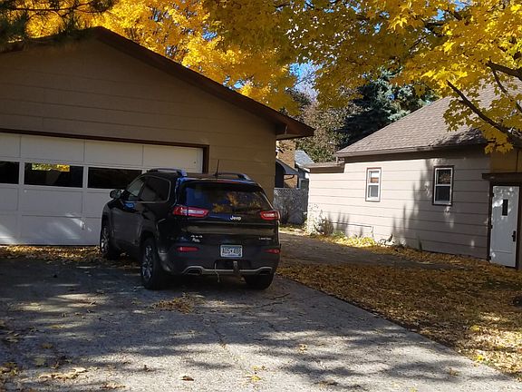 3rd image of 112 3rd Ave SE