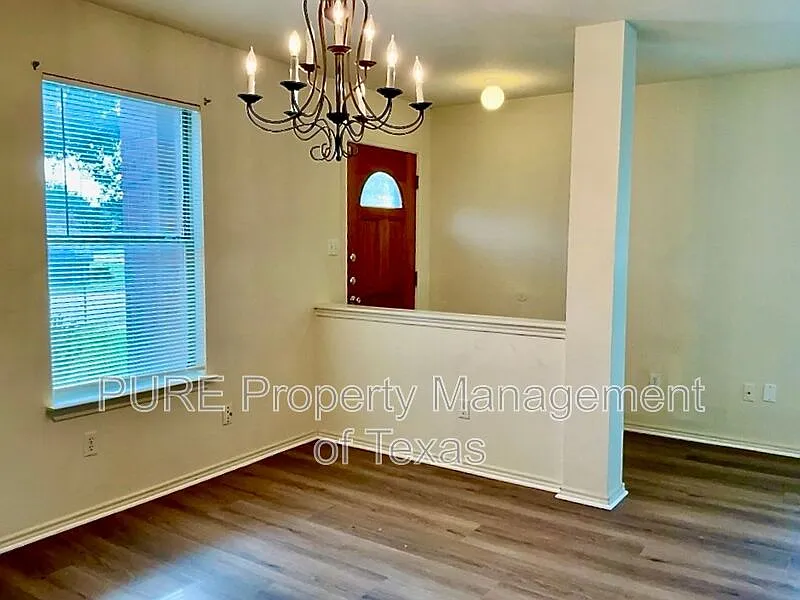 3 bed, 2.5 bath, 1856 sqft, $1,850 — Photo 2