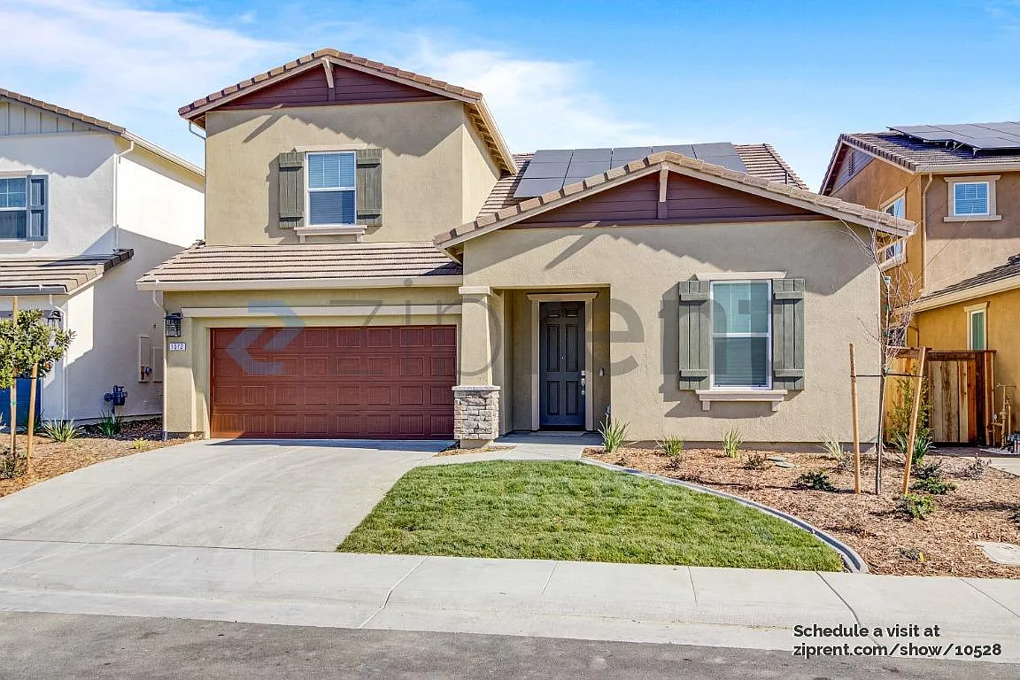 4 bed, 2583 sqft, $3,450 — Photo 1