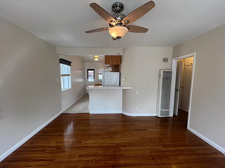 435 W Windsor Rd #B — Photo 4