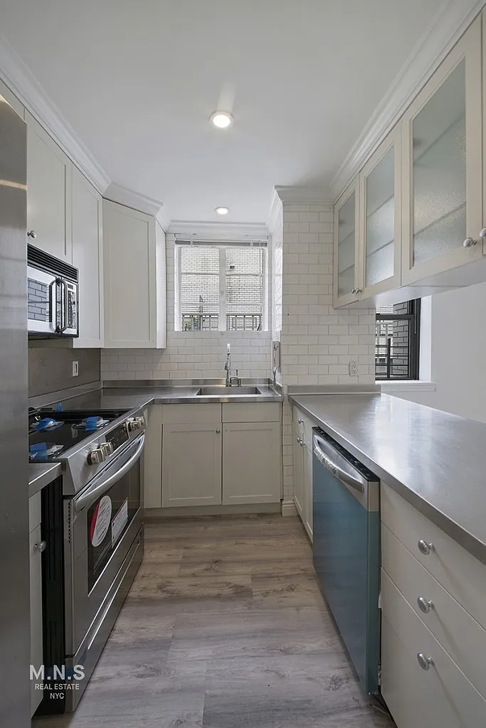 210 East 58th Street — Photo 4