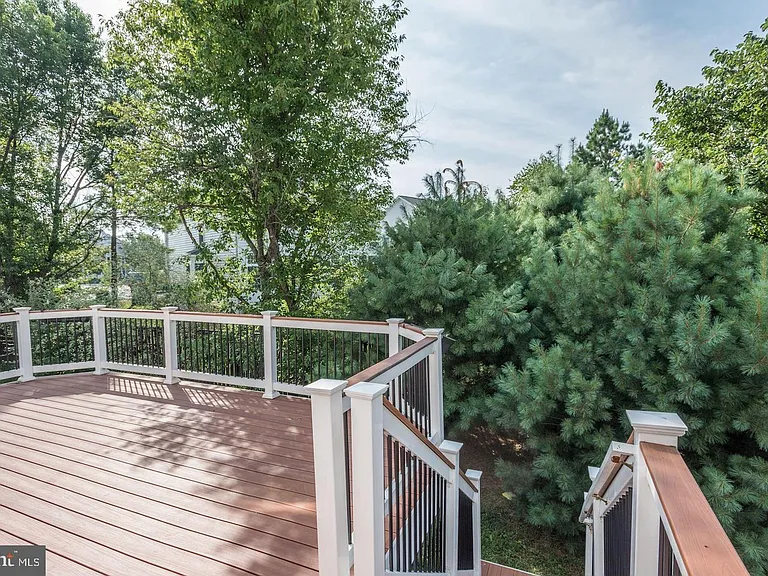3795 Louise Ave — Photo 27
