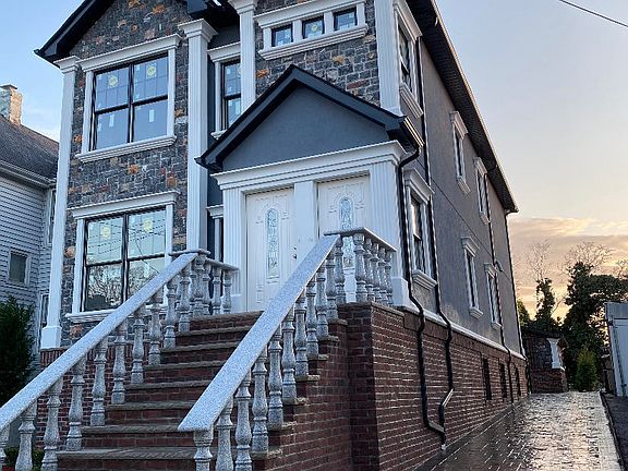 2nd image of 230 Yetman Ave