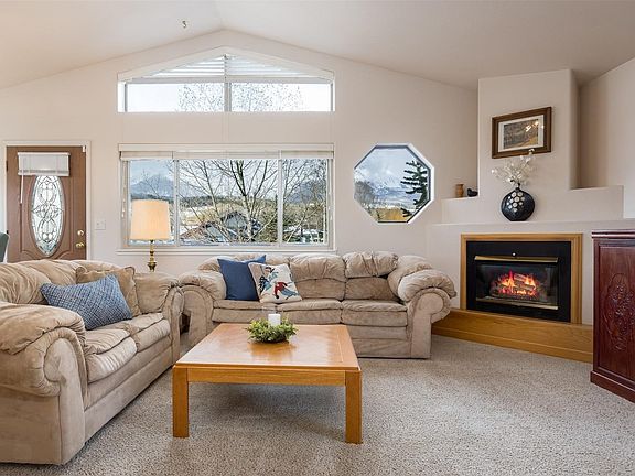 4th image of 303 Willow Lake Court
