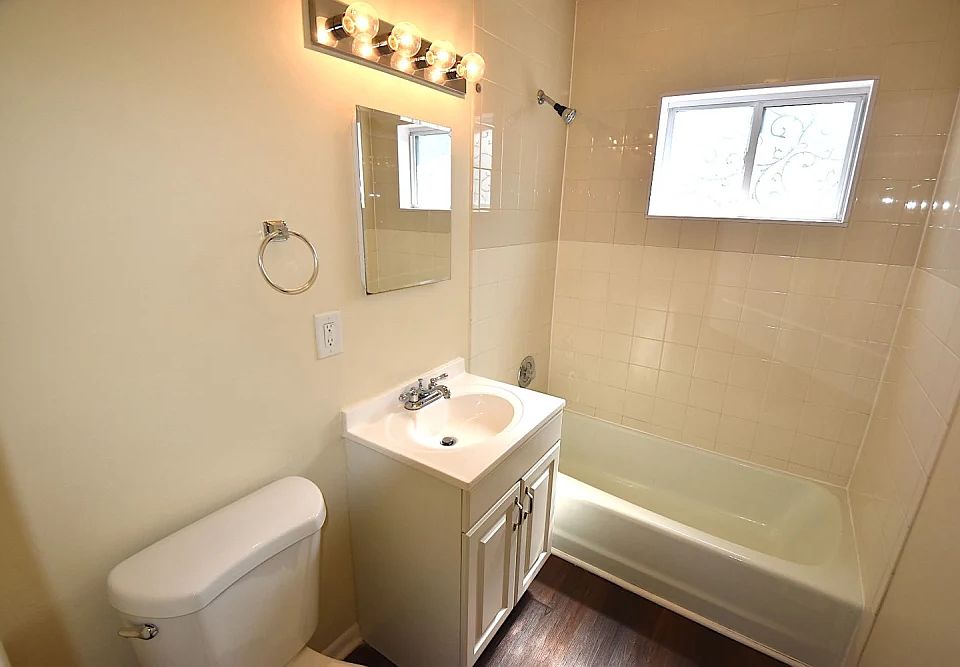 1st image of 522 N 3rd Ave
