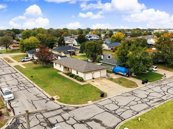 1205 Nottingham Dr, Salina, KS 67401