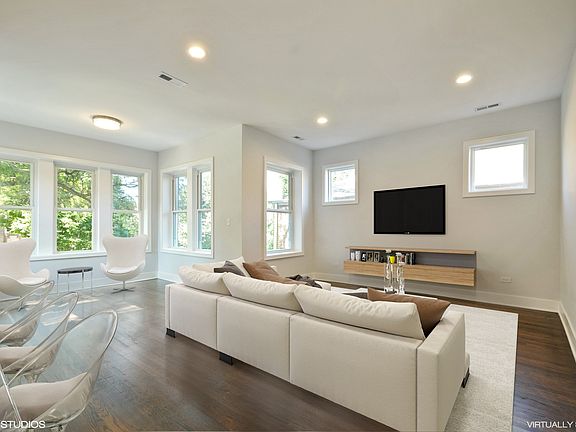 3rd image of 4919 N Talman Ave