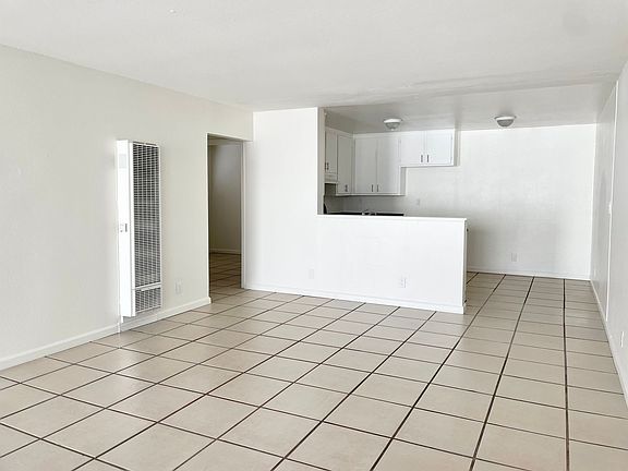 4th image of 3037 Garnet Ln #D