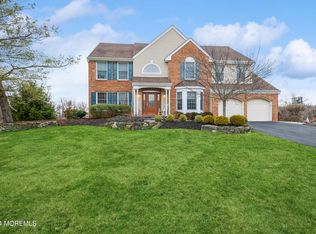 6 Hampton Hollow Dr, Perrineville, NJ