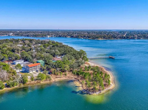 1157 Bayshore Dr, Valparaiso, FL 32580