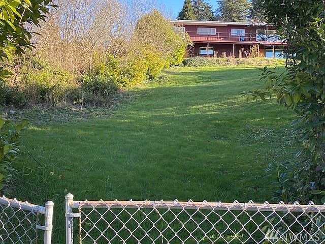 2nd image of 2320 Terrace Dr