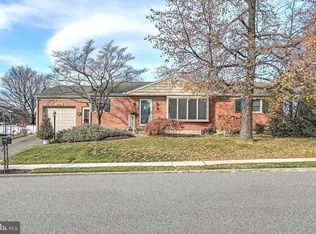 2479 Warwick Rd, York, PA 17408