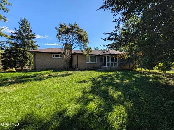 195 Stratford Ct, Hollidaysburg, PA 16648