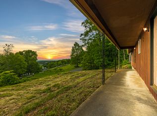 4 Setting Sun Trl, Ellington, CT 06029