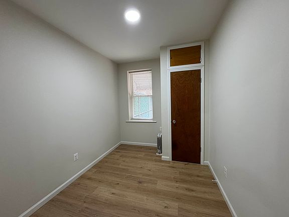 5th image of 32-20 41st St Unit 1R