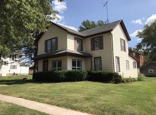 419 W Main, Dakota, IL 61018